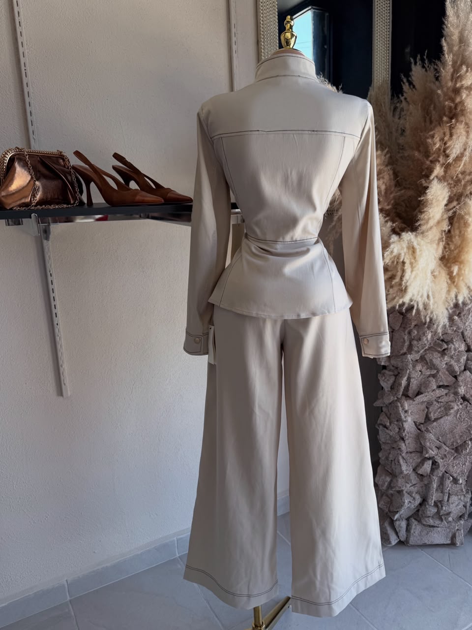 Set de Pantalón Wide Leg con Blazer Botones Dorados – Conjunto Elegante Mujer 261653