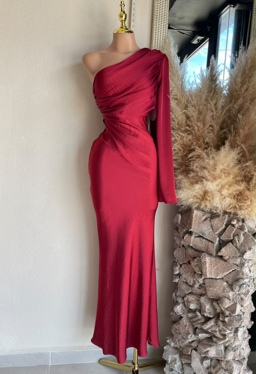 Vestido Largo Rojo Asimétrico 241420 imagen 1 MB Mayte Barrera