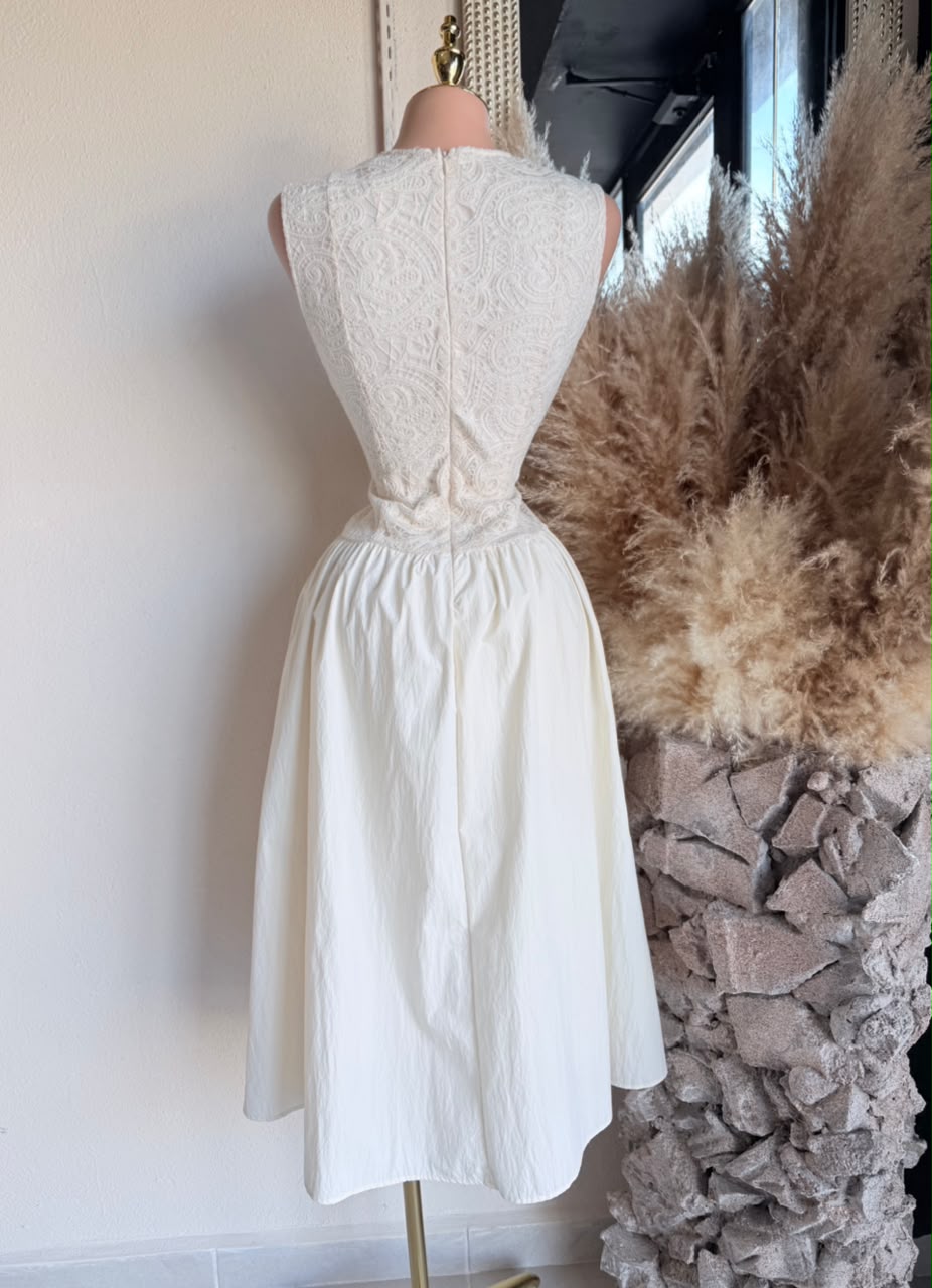 Vestido Midi Blanco de Algodón con Falda Amplia 260600 imagen 2 MB Mayte Barrera