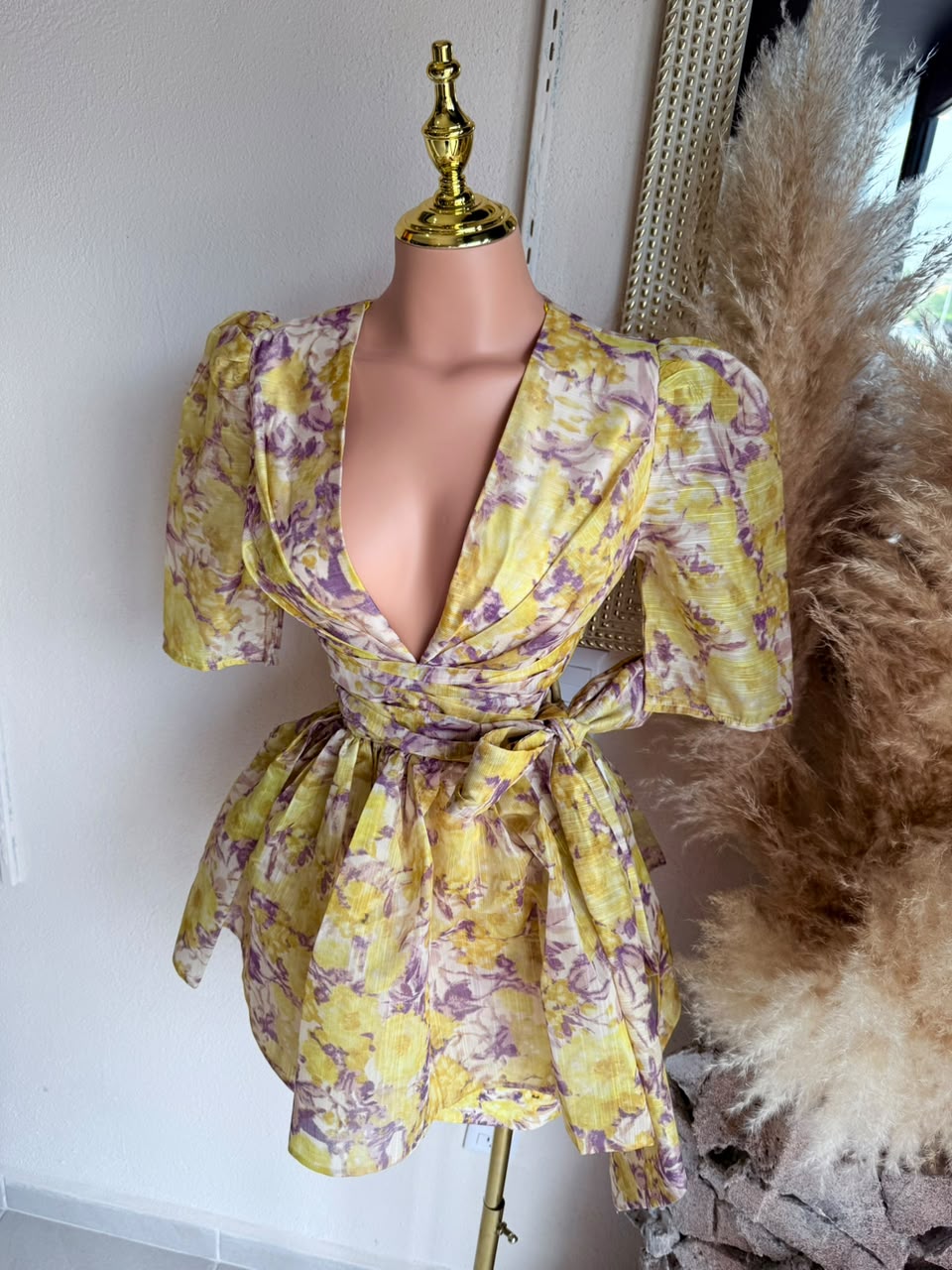 Vestido Corto Floral Amarillo 261118 imagen 4 MB Mayte Barrera