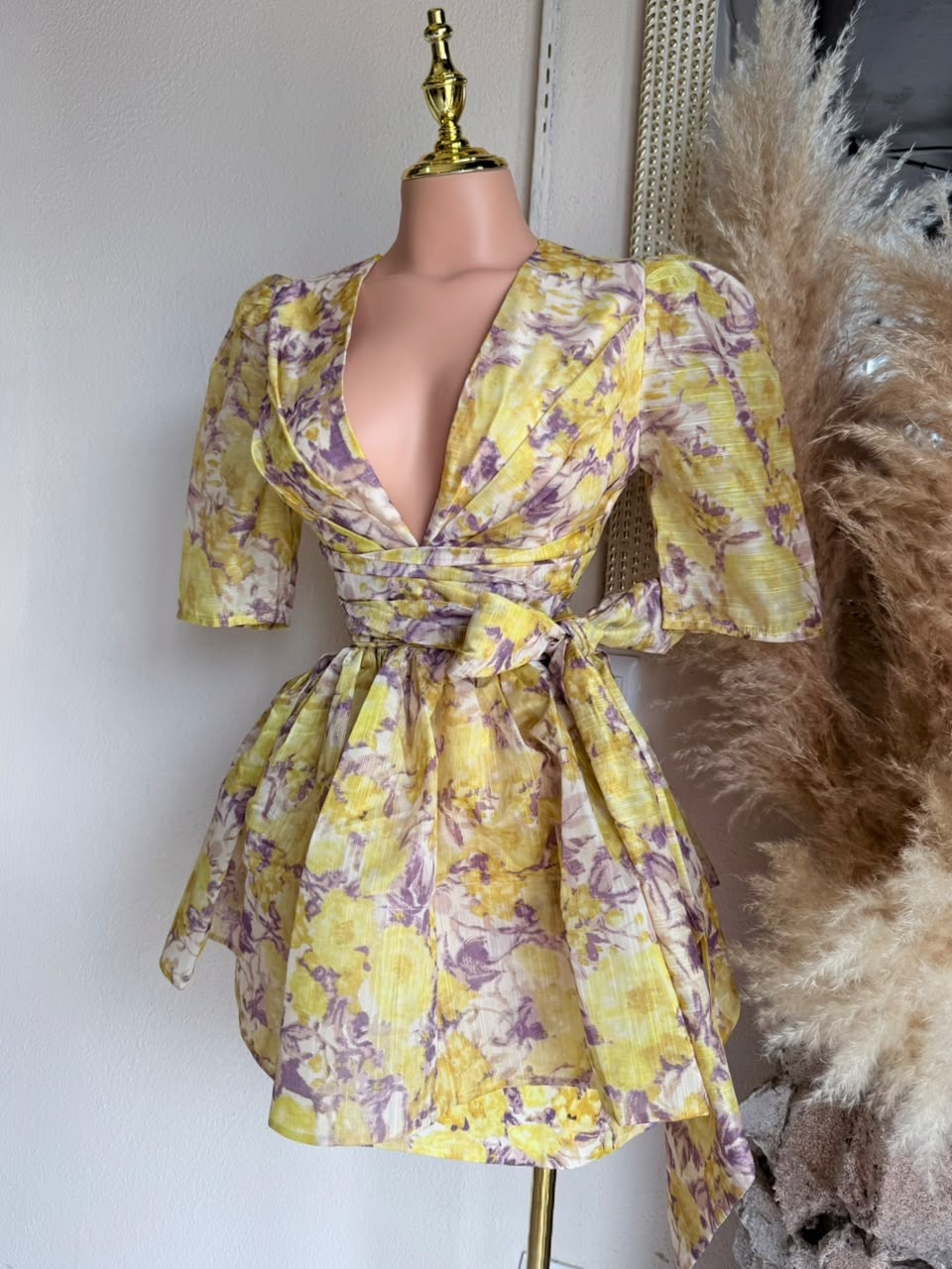 Vestido Corto Floral Amarillo 261118 imagen 5 MB Mayte Barrera
