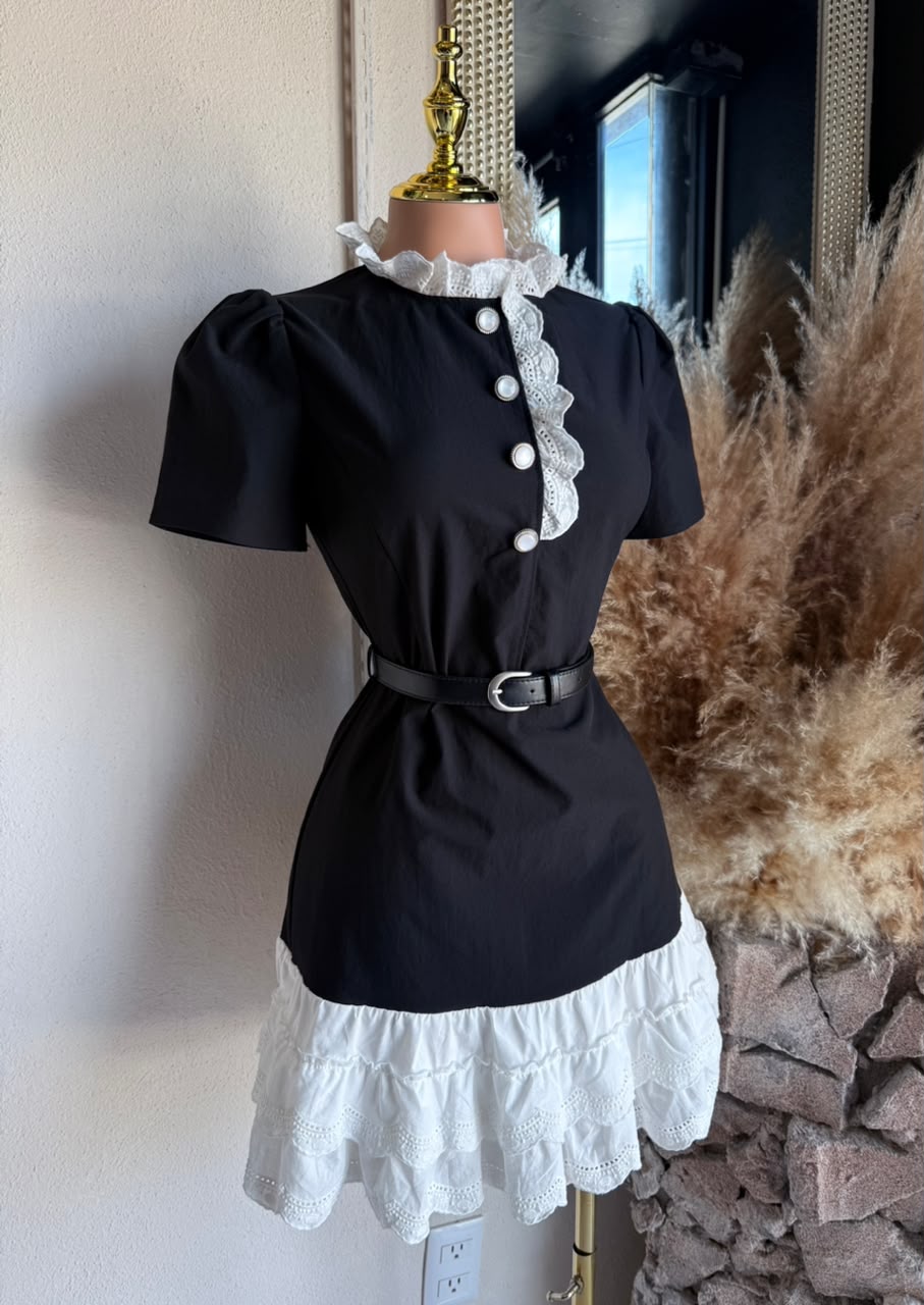 Vestido Negro con Cuello y Olanes Blancos 261485 imagen 5 MB Mayte Barrera