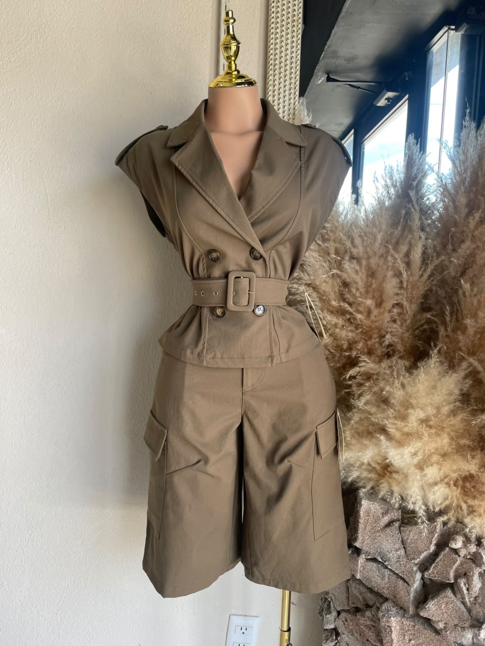 Set Sastre de Short Color Taupe 261493 imagen 1 MB Mayte Barrera