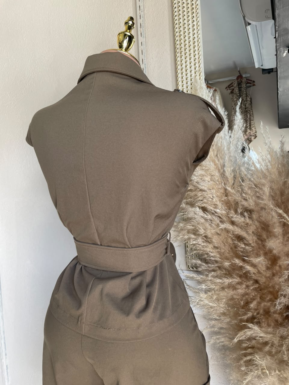 Set Sastre de Short Color Taupe 261493 imagen 3 MB Mayte Barrera