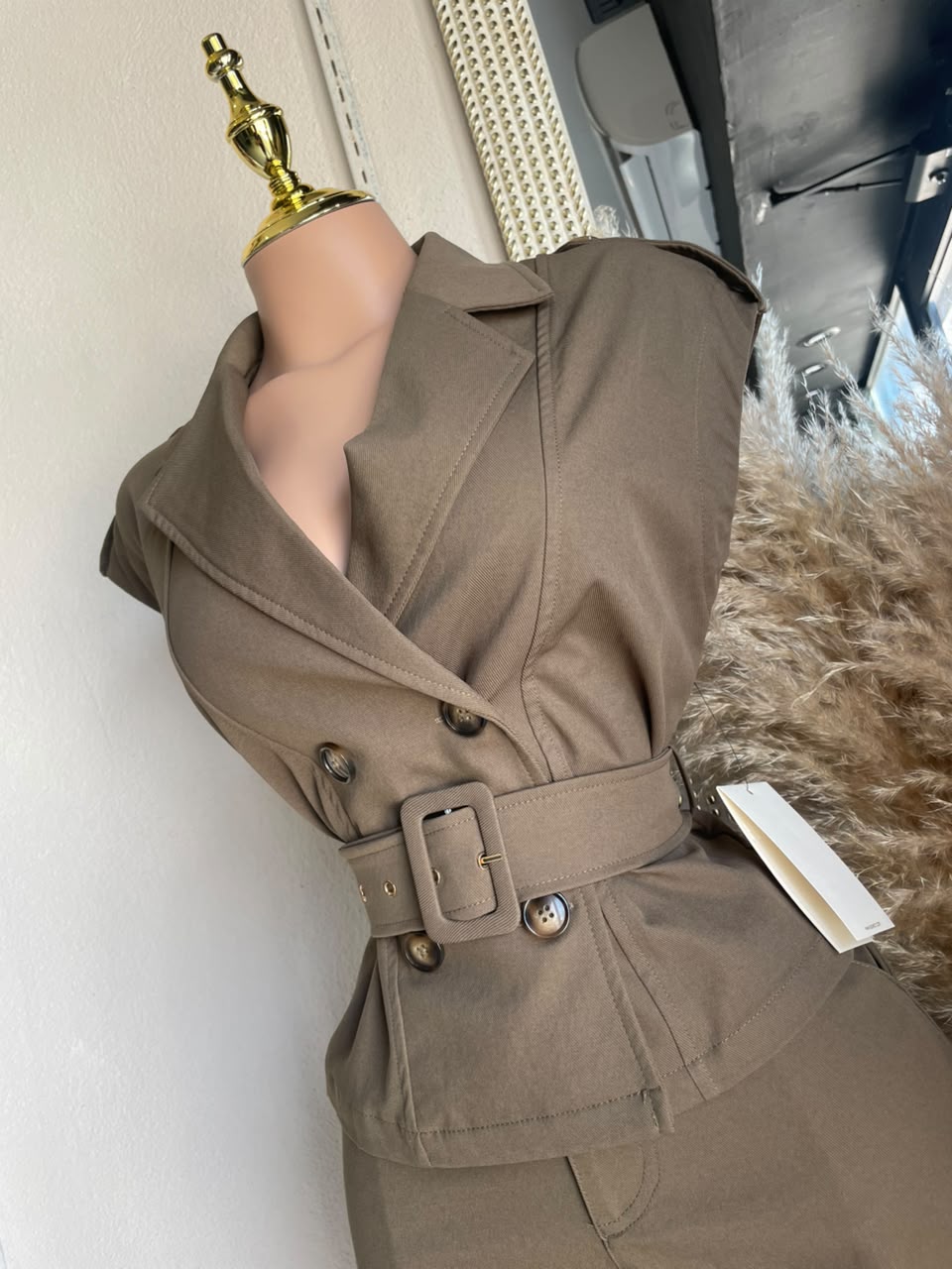 Set Sastre de Short Color Taupe 261493 imagen 5 MB Mayte Barrera