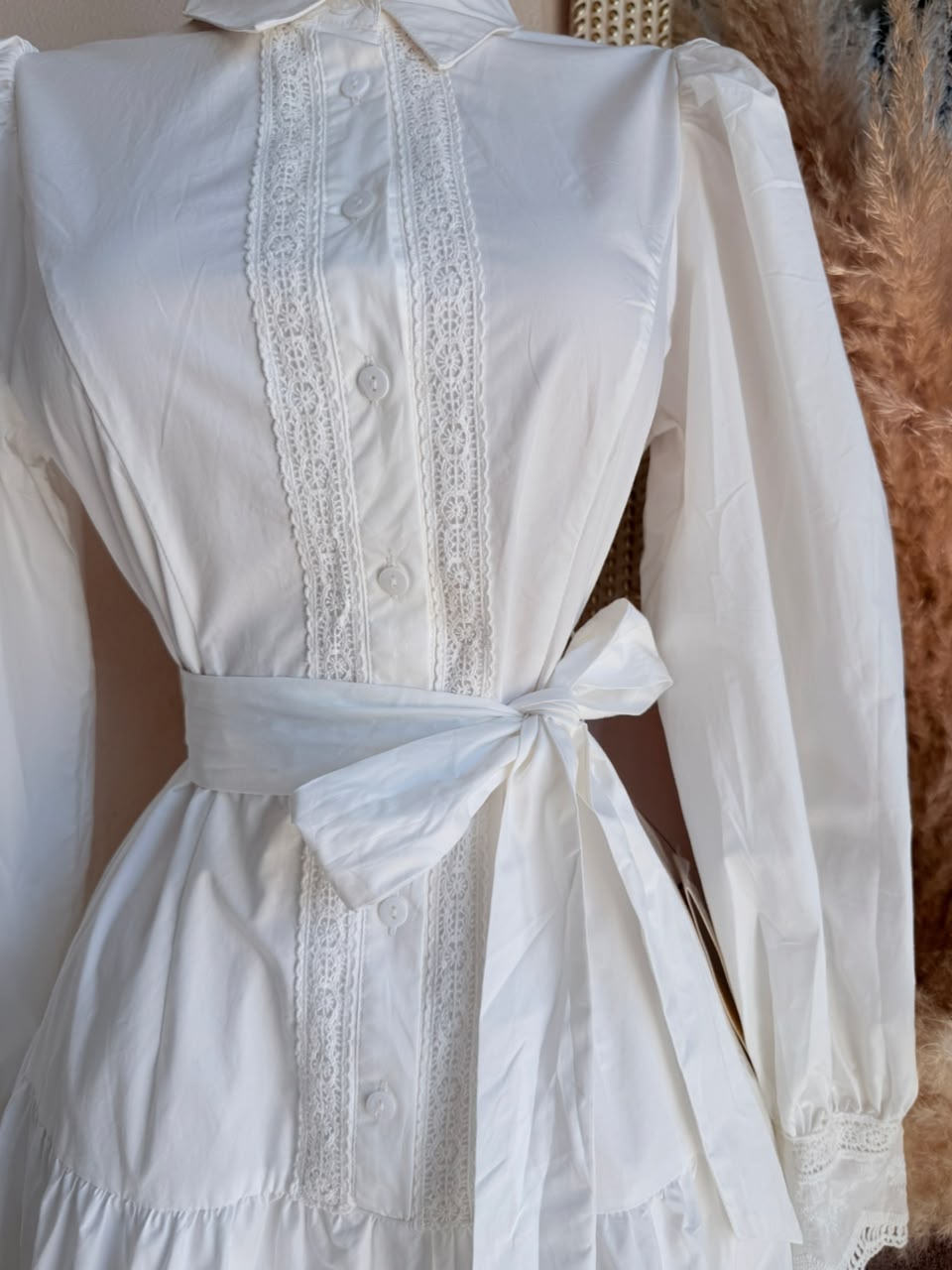 Vestido Blanco Camisero con Abertura en Cintura 261603 imagen 4 MB Mayte Barrera