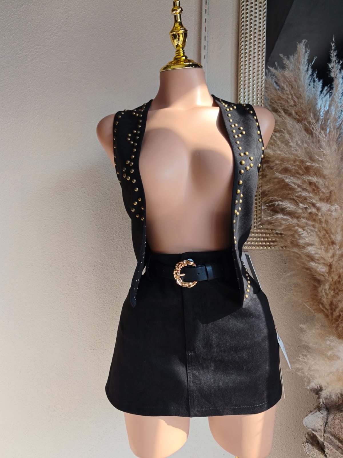 Set Negro de Top Abierto y Short Falda 261716 imagen 1 MB Mayte Barrera