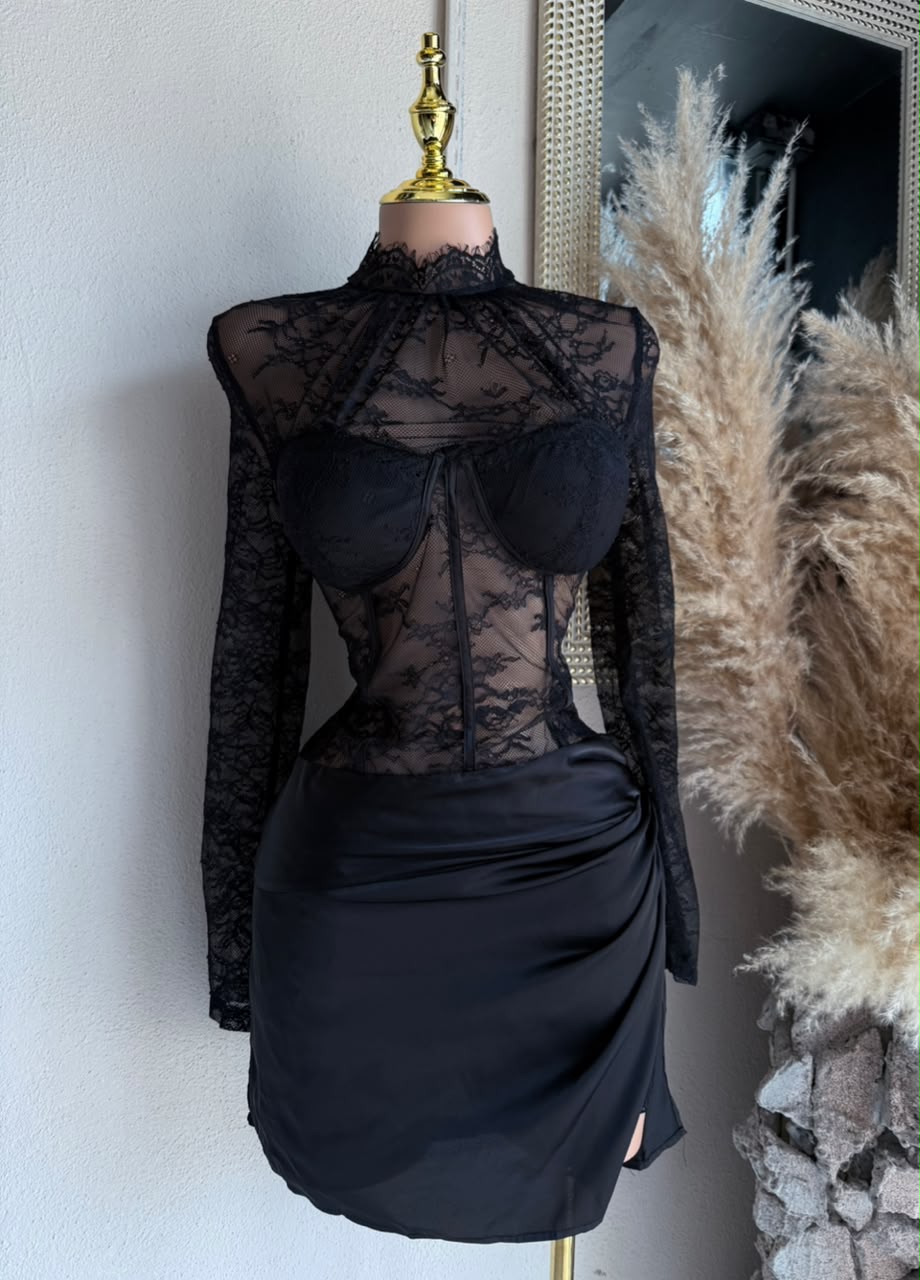 Vestido Negro de Encaje con Corset Drapeado 261744 imagen 1 MB Mayte Barrera