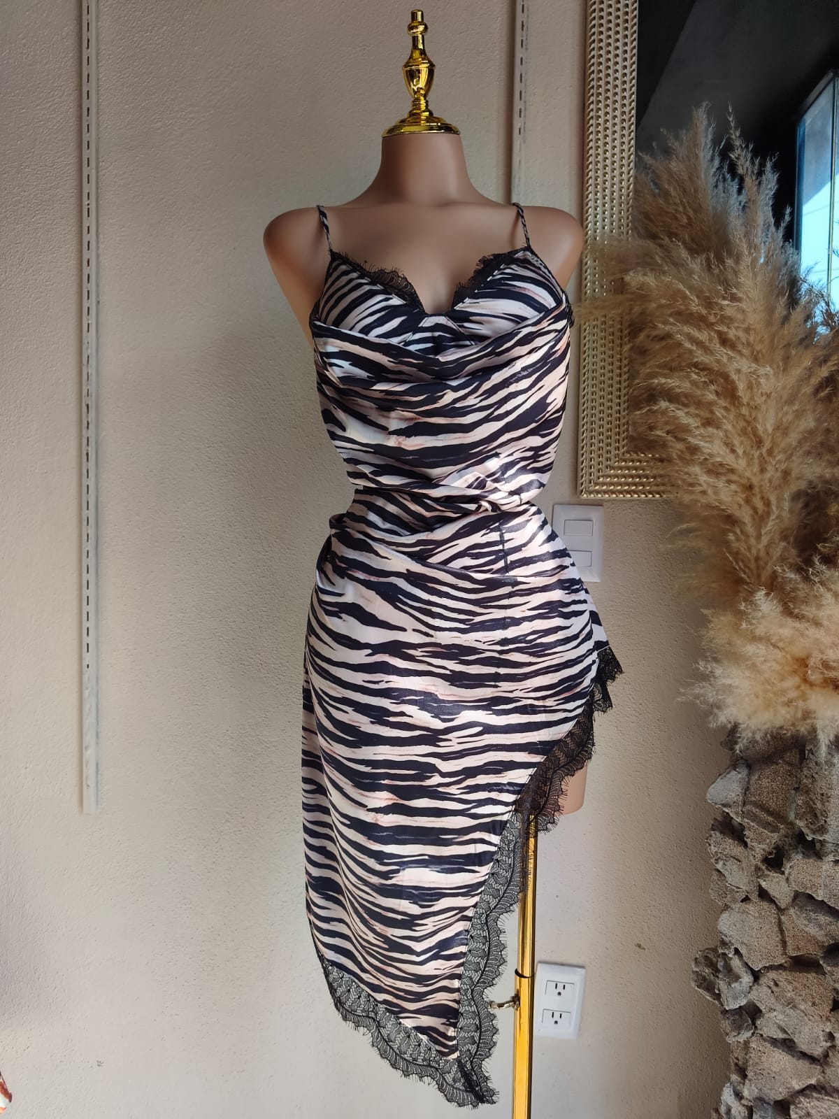 Vestido Zebra Drapeado con Encaje 261774 imagen 1 MB Mayte Barrera