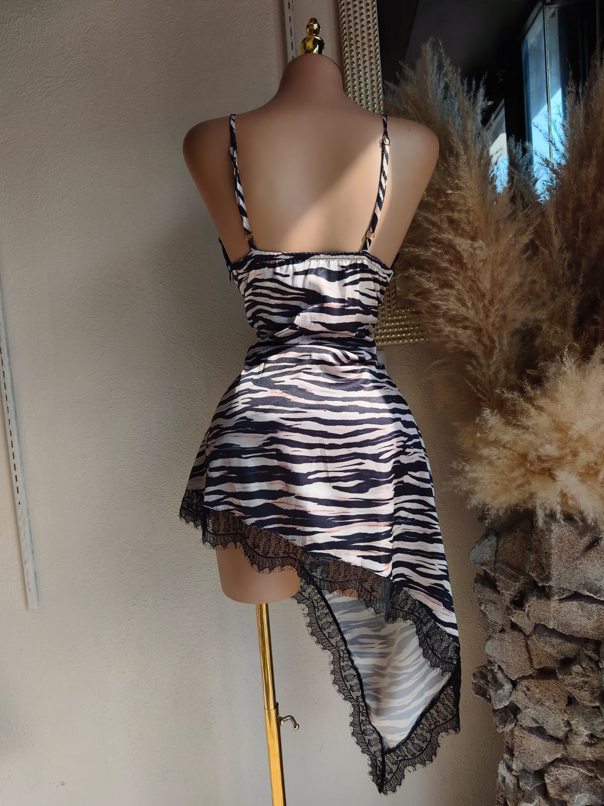 Vestido Zebra Drapeado con Encaje 261774 imagen 2 MB Mayte Barrera