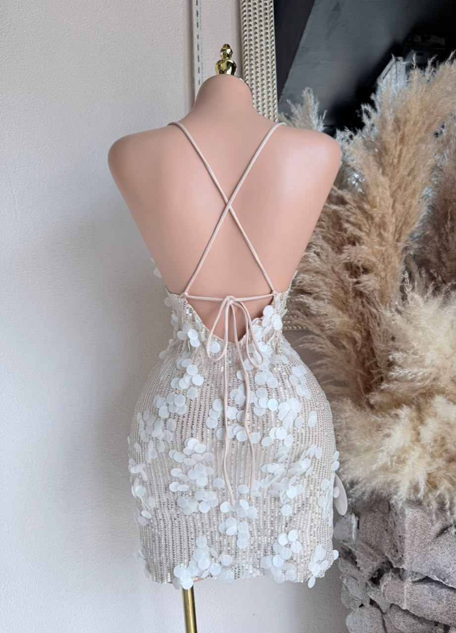 Vestido beige 261952 detalle de tela y acabado