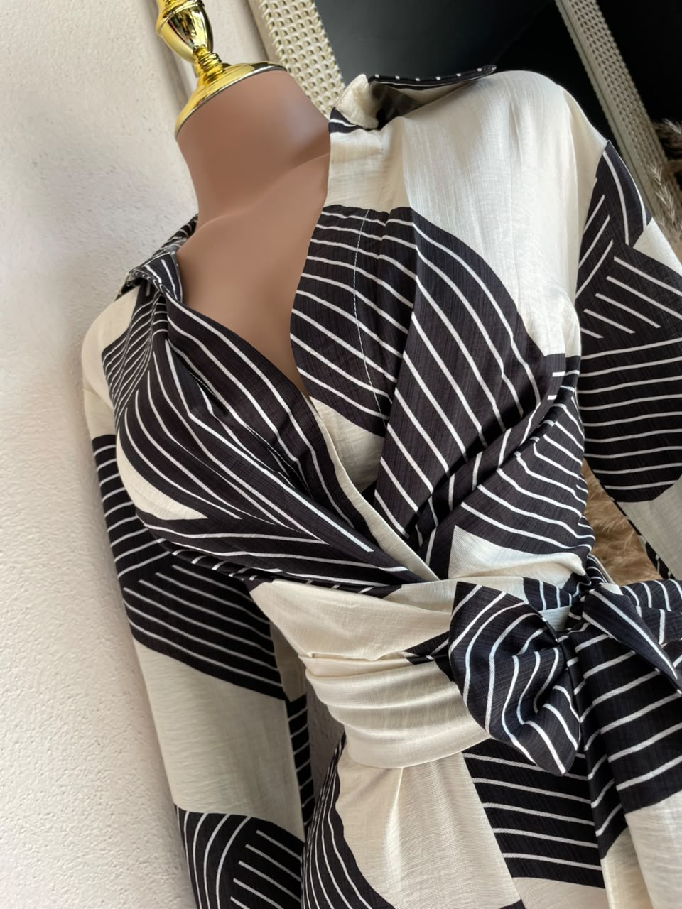 Jumpsuit marfil negro look completo MB Mayte Barrera