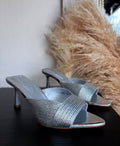 Zapatilla silver detalle de diseño MB Mayte Barrera