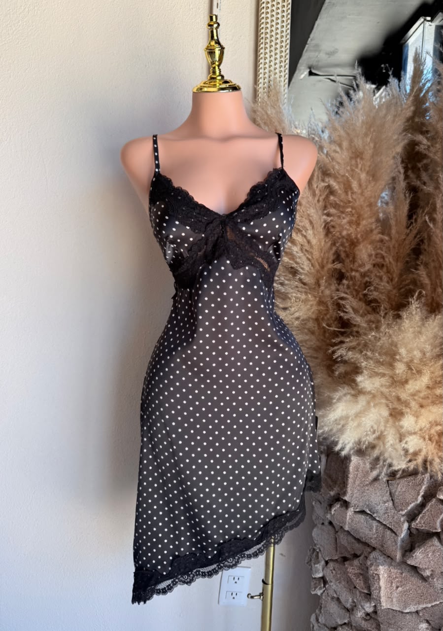 Vestido mini negro con estampado de lunares blancos – Vestido para Mujer 262016