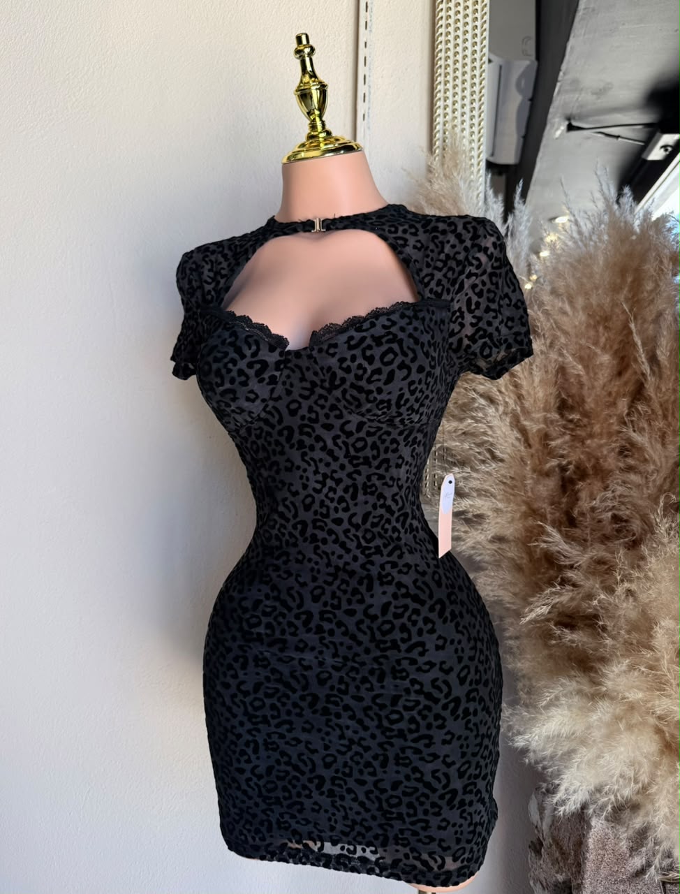 Vestido Mini Negro Animal Print Terciopelo con Cutout – Vestido para Mujer 262022