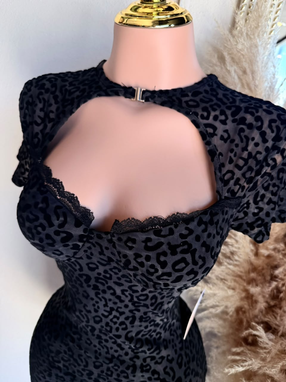 Vestido Mini Negro Animal Print Terciopelo con Cutout – Vestido para Mujer 262022