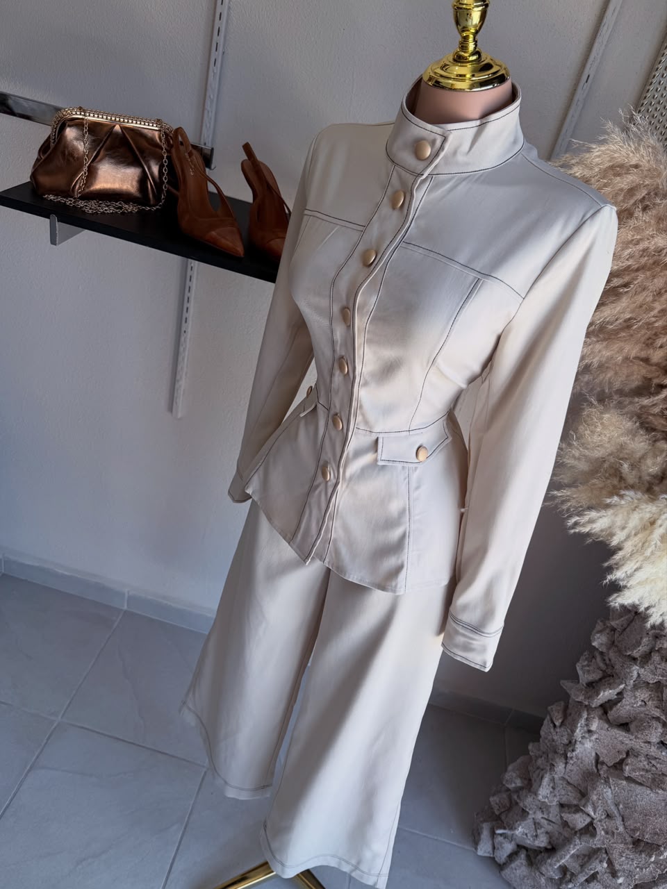Set de Pantalón Wide Leg con Blazer Botones Dorados – Conjunto Elegante Mujer 261653