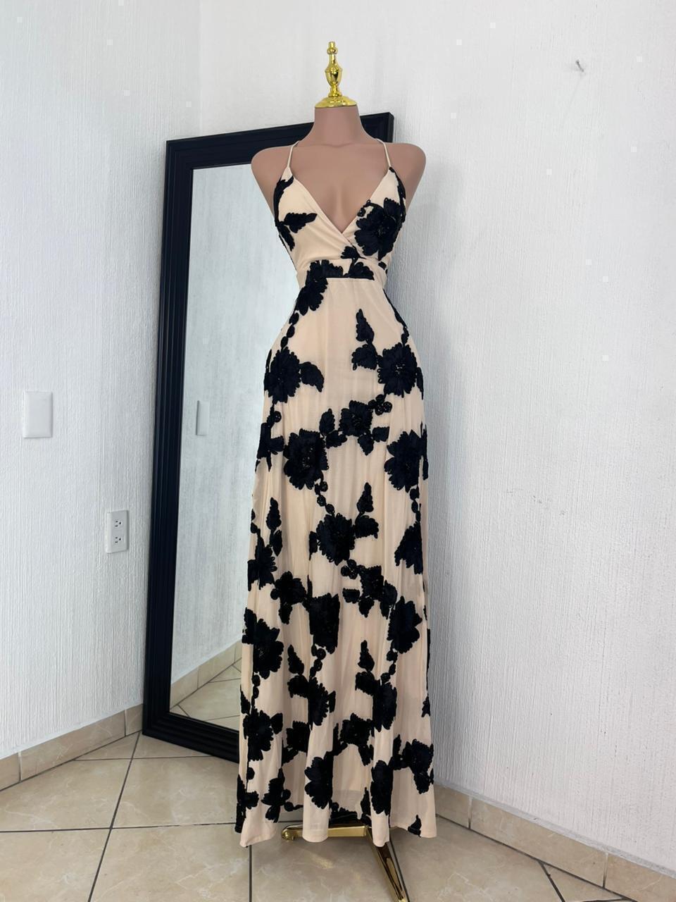 Vestido largo floral elegance detalle de estampado y tela