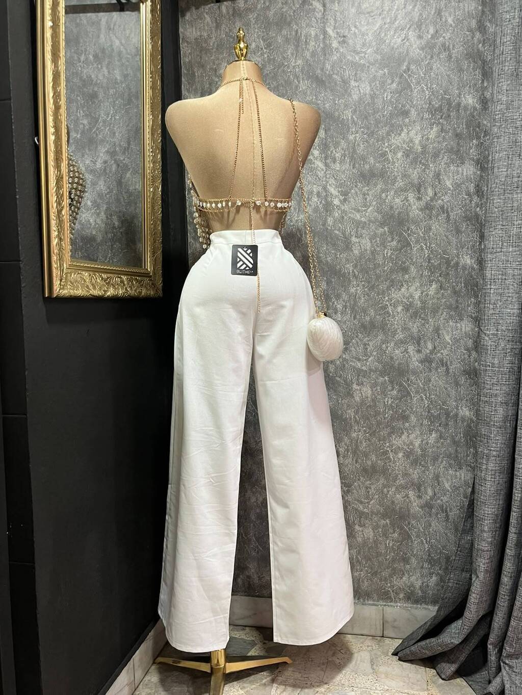Set top perlas con wide leg pantalón estilo elegante