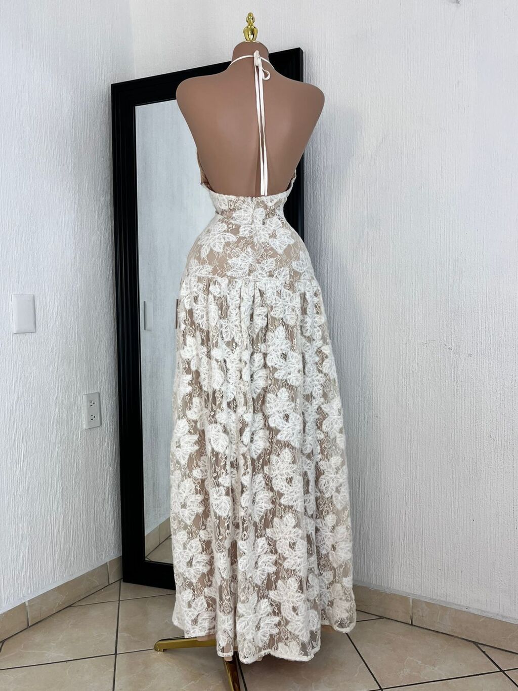 Vestido 260819 silueta completa MB Mayte Barrera