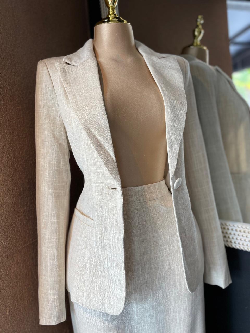 Set top y falda detalle lateral MB Mayte Barrera