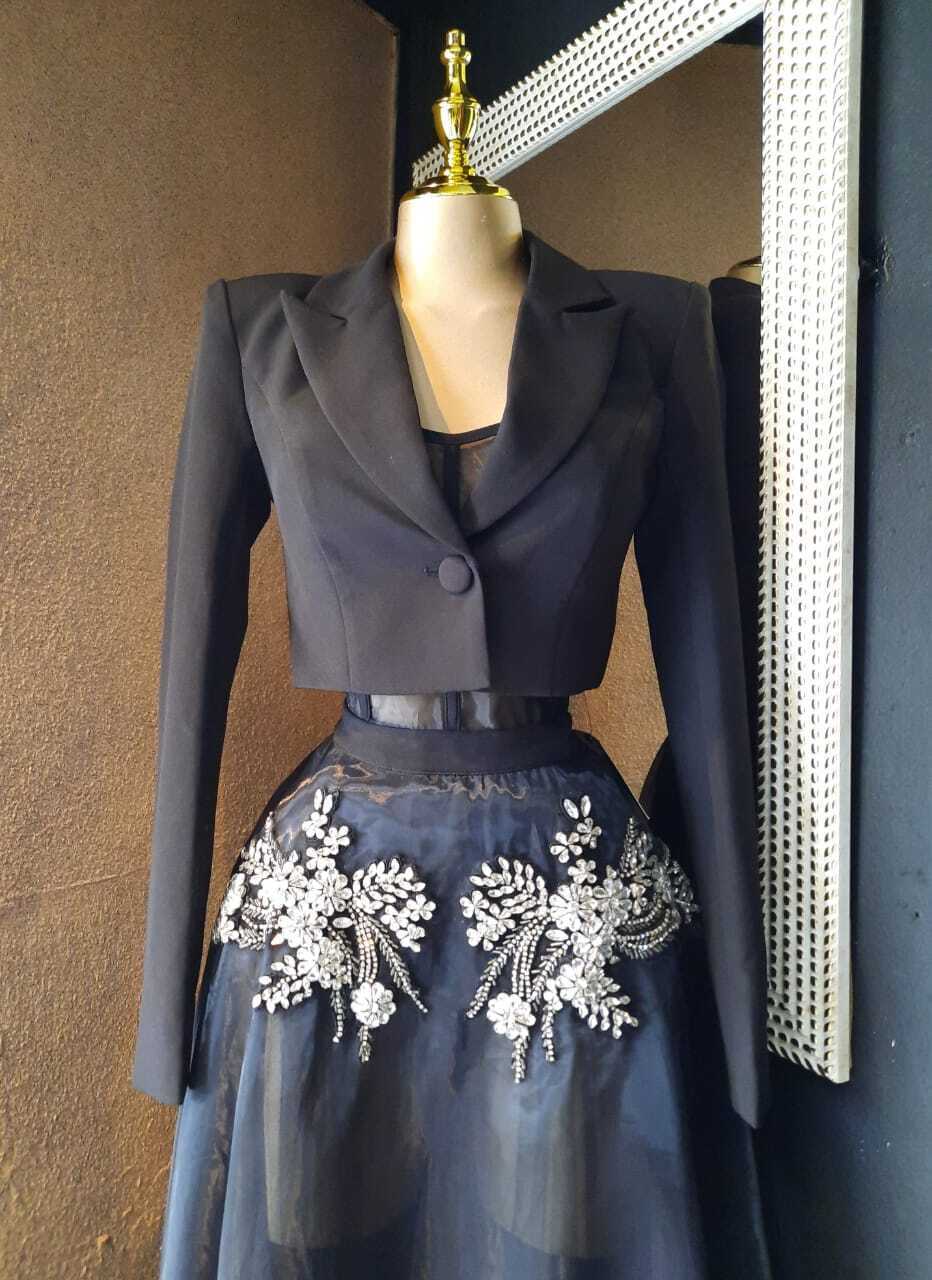 Vestido elegancia comodidad look de noche