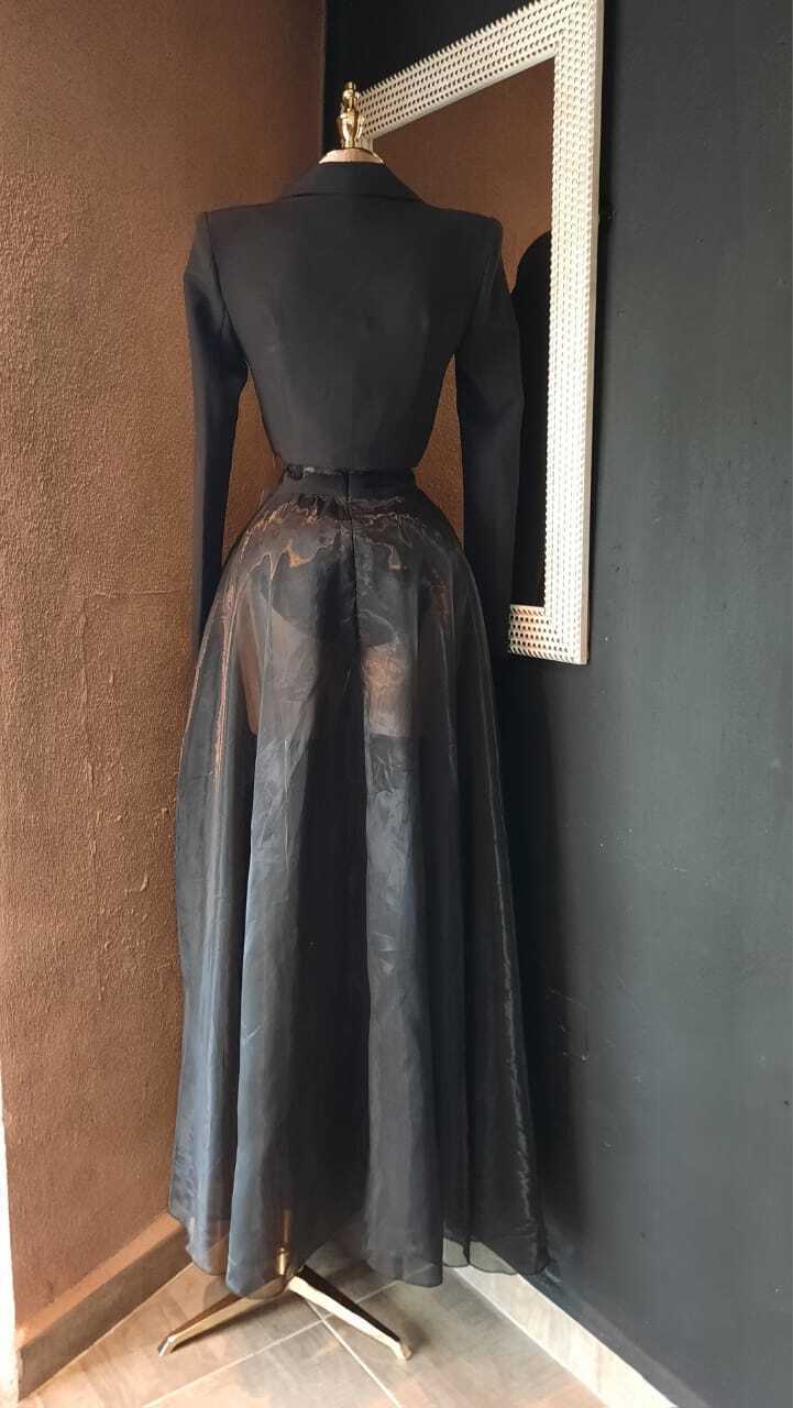 Vestido elegancia comodidad silueta completa