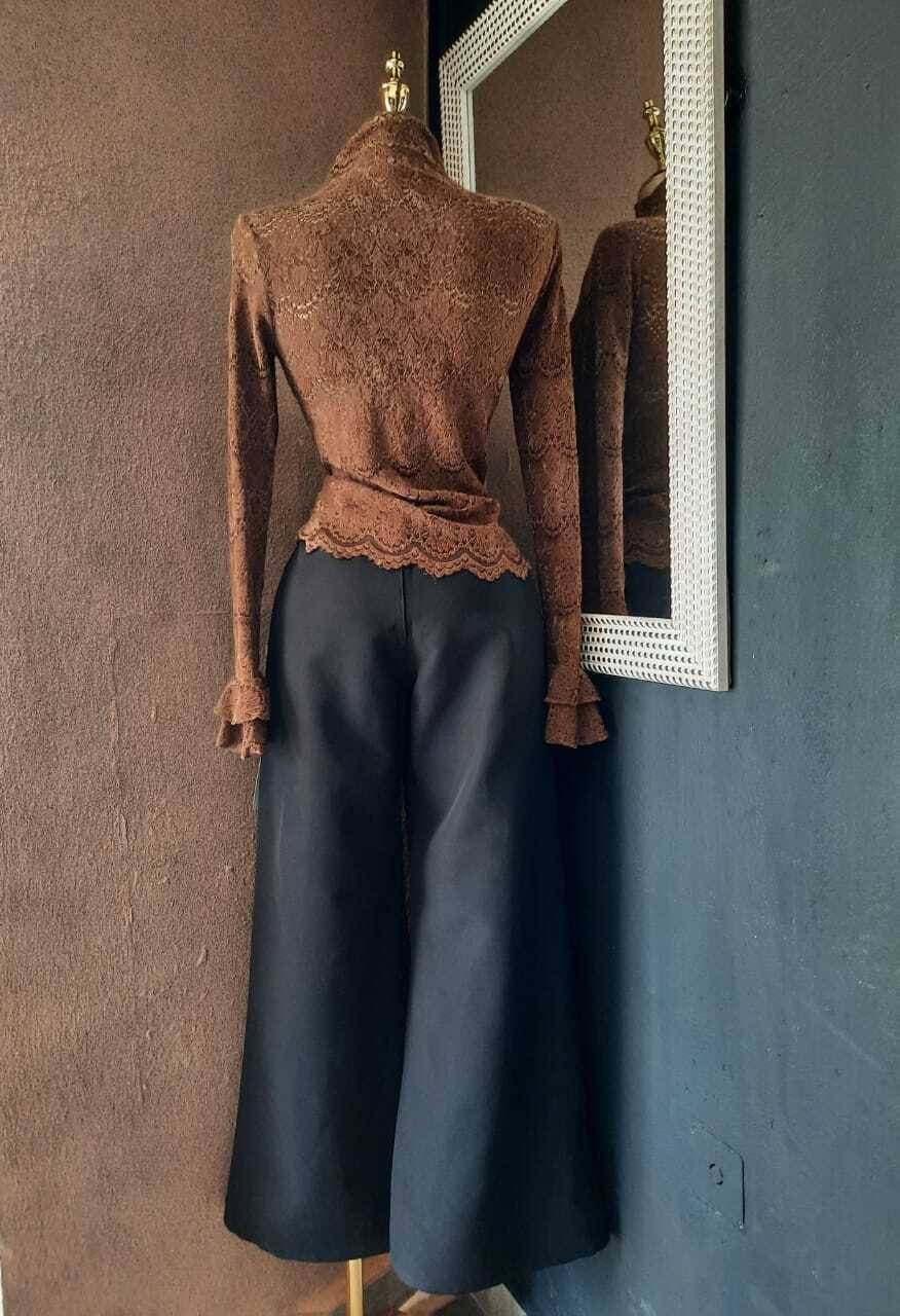 Blusa de encaje manga larga 252249