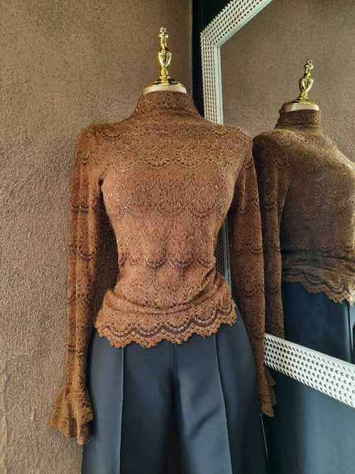 Blusa de encaje manga larga 252249