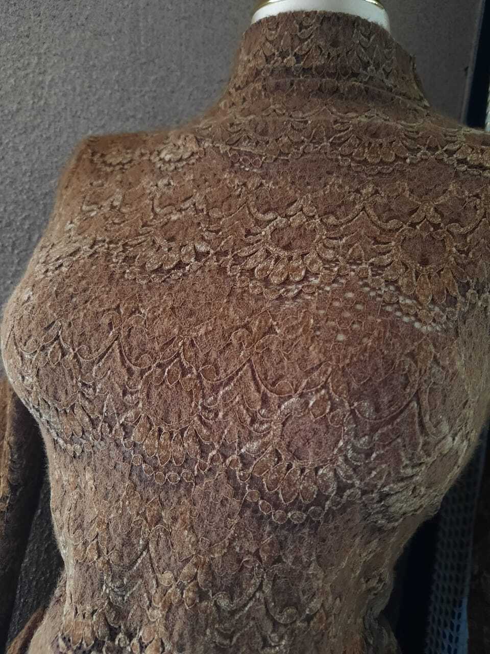 Blusa de encaje manga larga 252249