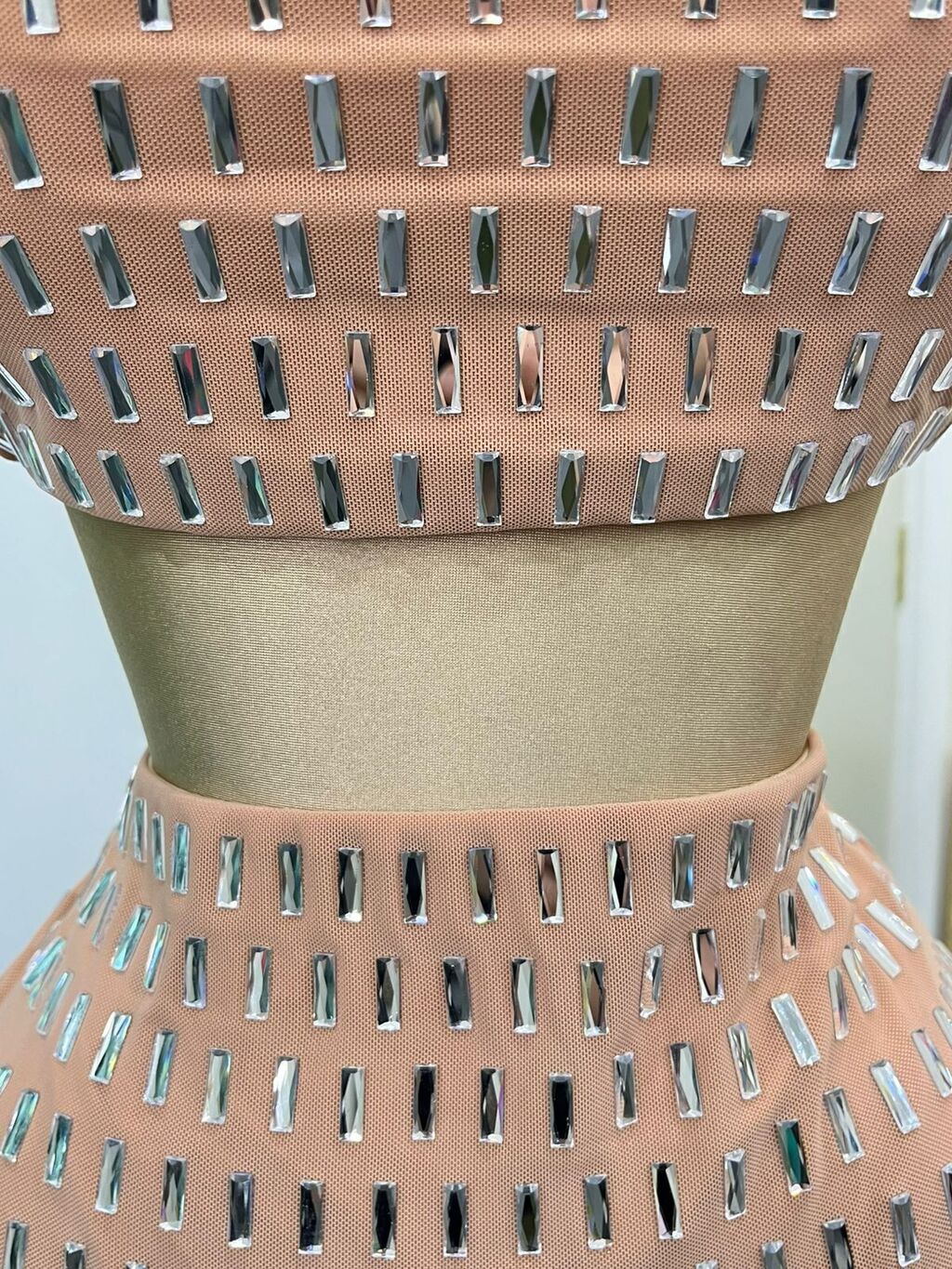 Set glimmer nude silueta completa elegante