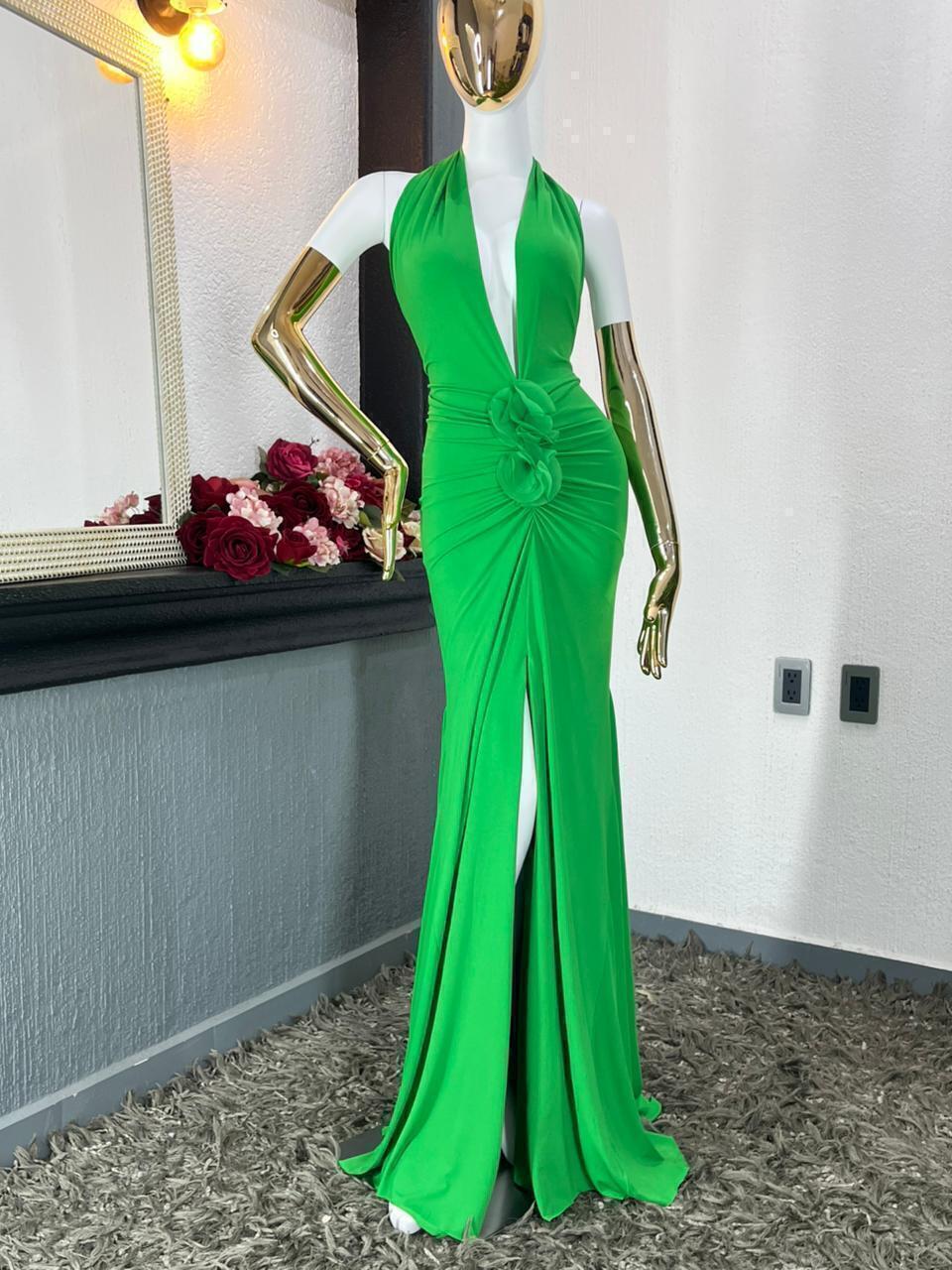 Vestido gala 260250 detalle de tela y escote