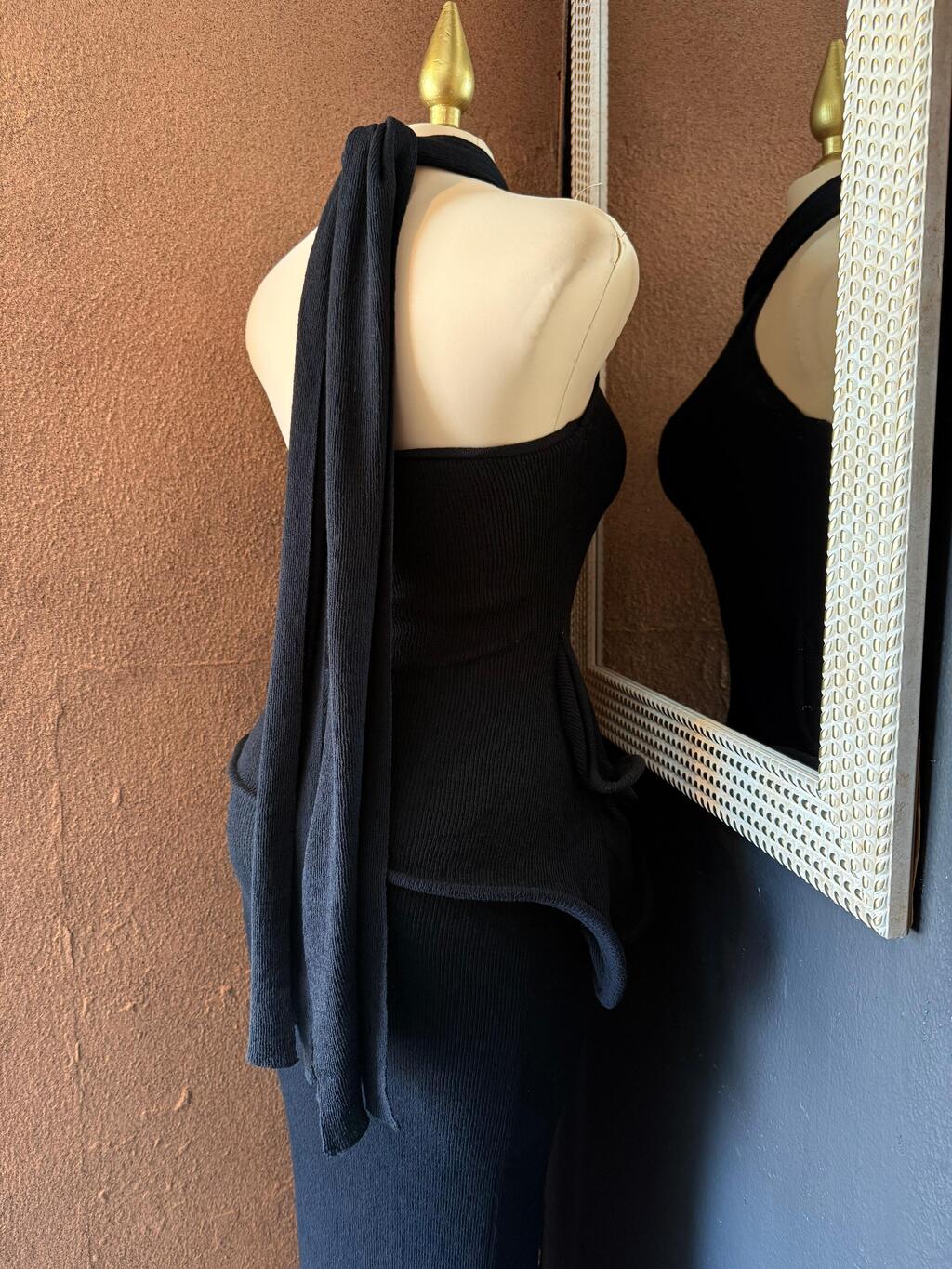 Vestido maxi de punto detalle de escote