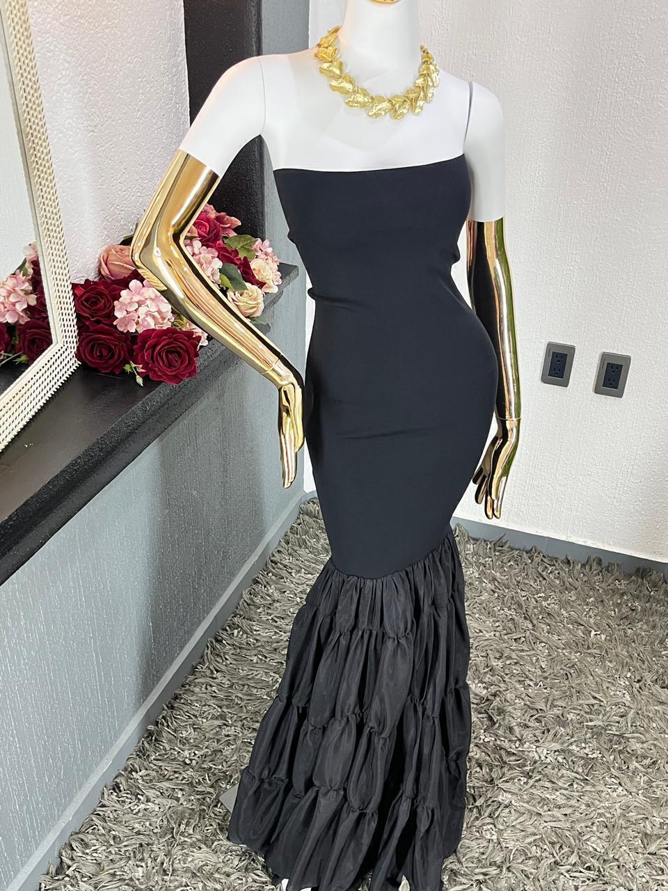 Vestido gala empire black detalle de escote y tela