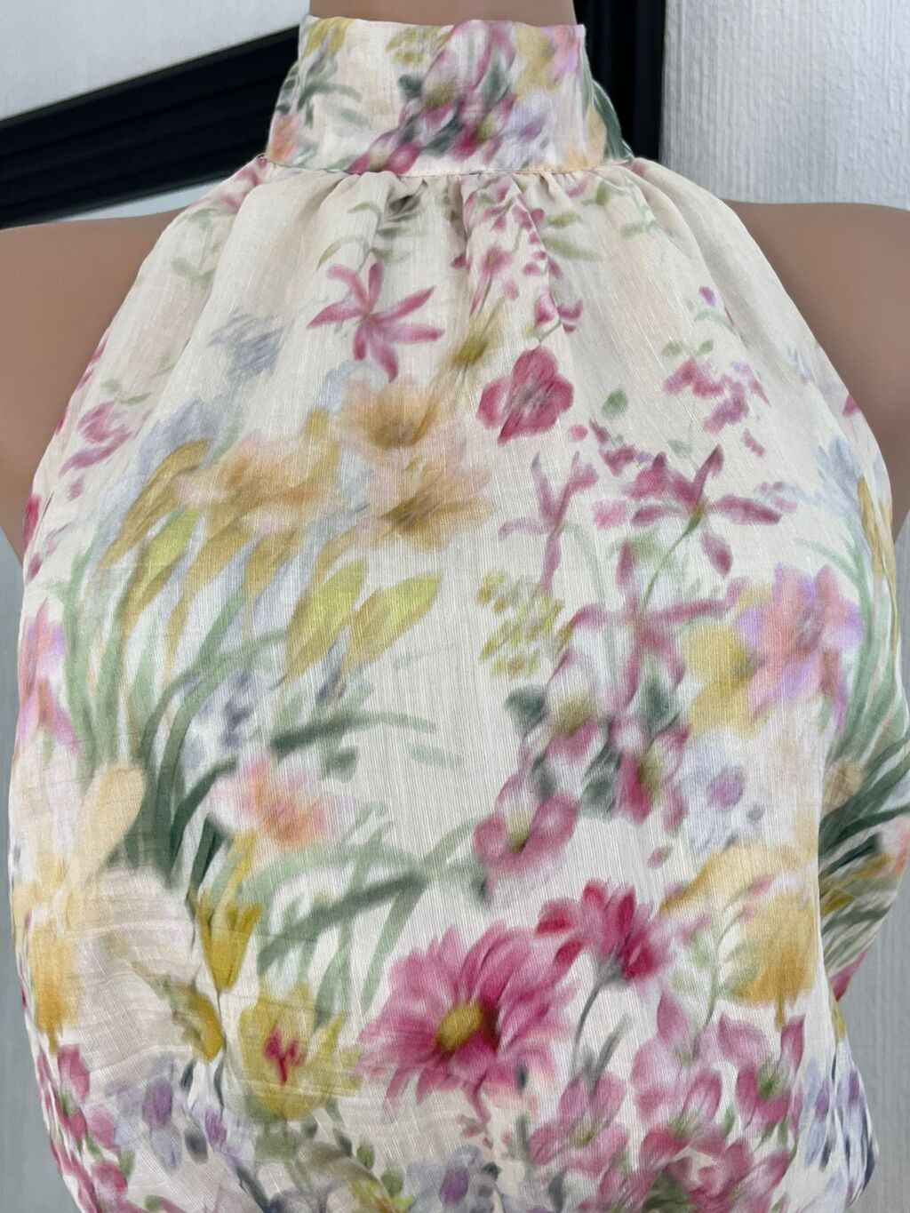 Vestido floral halter garden bloom vista frontal completa